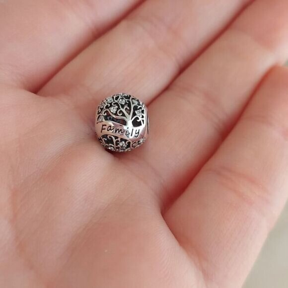 925 Sterling Silver Family Tree Charm - Picture 3 of 8